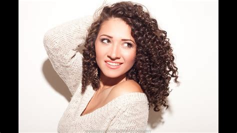 Curly hair also has a tendency to tangle, and sometimes even mat or several tips for getting your hair to be curly again include, but aren't limited to: How to get Gorgeous Curly Hair- (with a pencil!) - YouTube