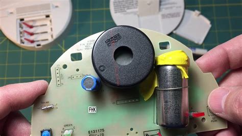 Installing a carbon monoxide detector is not a difficult task. Kidde Carbon Monoxide Alarm Teardown - YouTube
