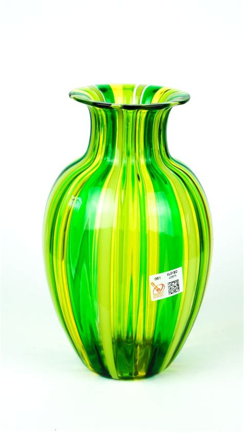 Vase En Verre De Murano Soufflé Vert Et Jaune Par Urban Pour Made Murano Glass 2019 En Vente