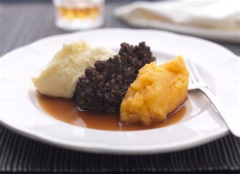 Classic Haggis Neeps And Tatties With Whisky Gravy Campbells Meat