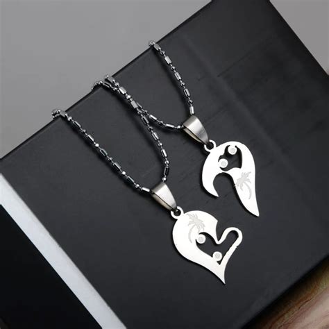 Sivler 316l Stainless Steel Two Half Heart Necklaces For Couples Lover Heart Pendant Set Party