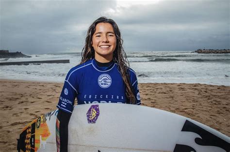 In this episode we talk to portuguese surfer teresa bonvalot, #38 in the wsl rankings and winner of several competitions. Teresa Bonvalot vence título europeu de surf em juniores