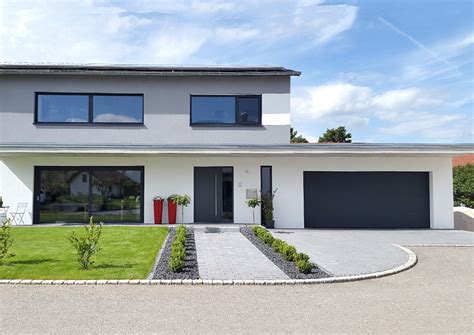Der gestaltung eröffnen sich ihnen bei der planung eines neuen vordaches, einer neuen garage oder dem bau eines carports. Einfamilienhaus, Berghülen - jana brotbeck | michael ...