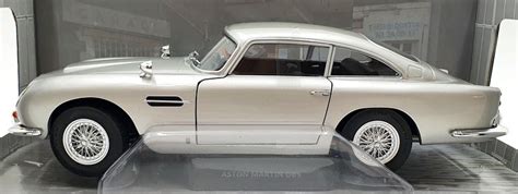 Solido 118 Scale Diecast S1807101 Aston Martin Db5 1964 Silver
