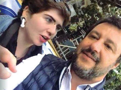 Valentina E Il Selfie Anti Salvini Protesta Civile Ma Ora Mi