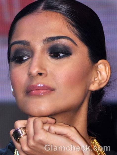 Diy Sonam Kapoor Smokey Eye Makeup — Indian Fashion