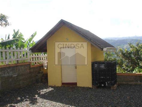 O bambu é um tipo muito elegante de madeira, que está sendo usado pela indústria de design em muitos novos produtos, como móveis, acessórios para casa. Casa Venta | Constanza | Rep. Dominicana | 11320