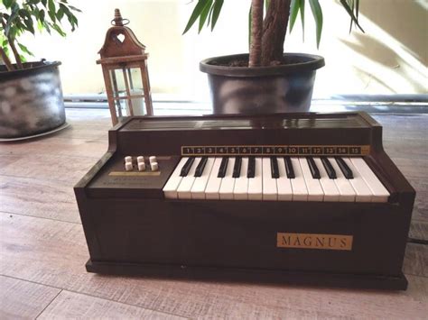 Vintage Magnus Electric Chord Organ Model 300 From 1960 S Catawiki