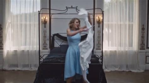 Chatter Busy Taylor Swift Debuts Blank Space Music Video