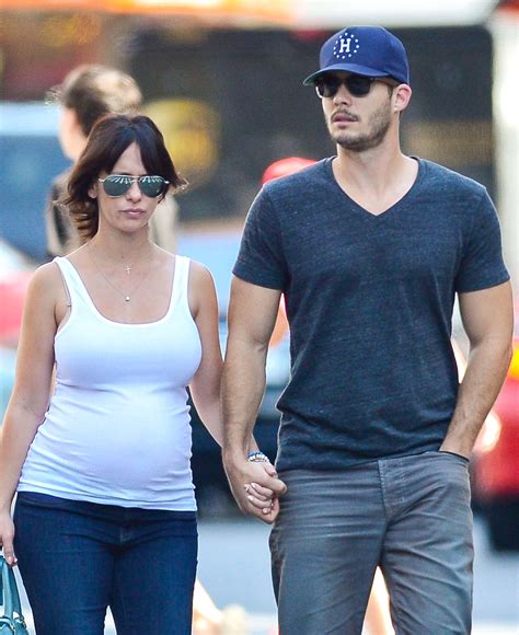 Jennifer love hewitt (born february 21, 1979) is an american actress, producer and singer. Jennifer Love Hewitt's Fiancé Scuffles With Paparazzo ...