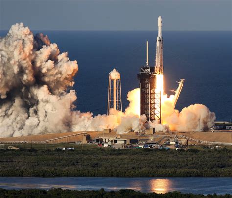 Spacex Launches Falcon Heavy Sticks 3 Booster Landing Orlando Sentinel