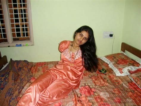 Local Desi Housewife In Bedroom Photos Hot Women Dress Indian Beauty