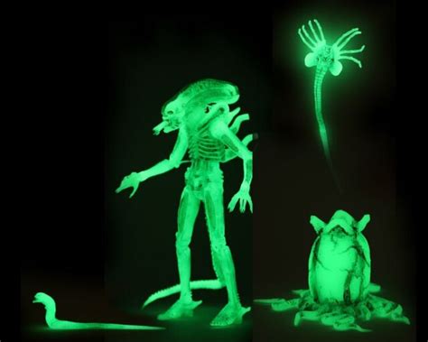 2020 Sdcc Exclusive Neca Alien Glow In The Dark Figure Order Confirmed