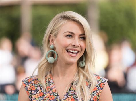 Julianne Hough Looks Almost Unrecognizable With A Bob And Bangs