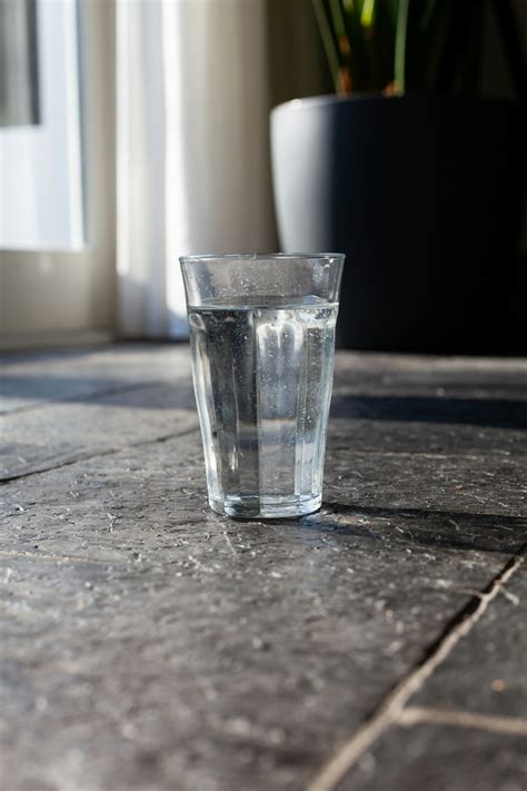 Cup Of Water Pictures Download Free Images On Unsplash