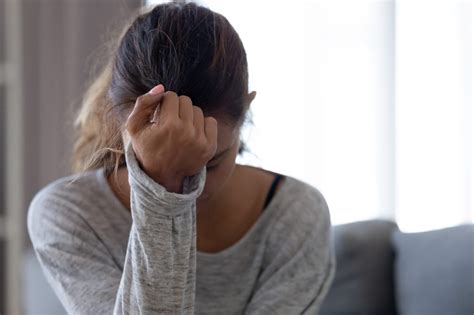 5 Things Not to Say to a Wife Who Struggles with Anxiety | All Pro Dad