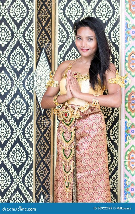 Thaise Dame Stock Afbeelding Image Of Bangkok Ceremonie 36922399