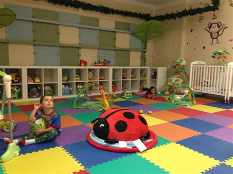 Infant And Toddler Room Ideas For Home Daycare Daycare Infant Room
