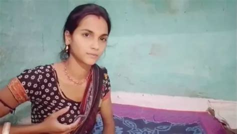 Aaj Meri Biwi Ki Gaand Mari Tel Laga Kar Hot Sexy Indian Village Wife Anal Fucking Video With