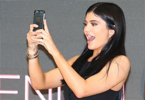 this article talks about the kardashian jenner endorsements through social media and