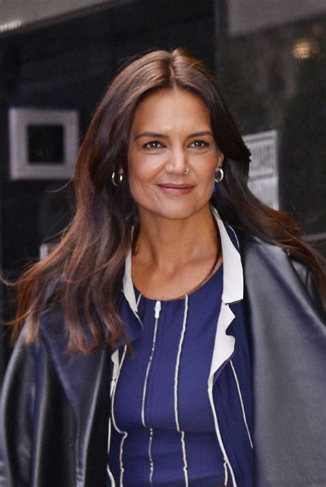 Katie Holmes Out In New York 01112023 • Celebmafia