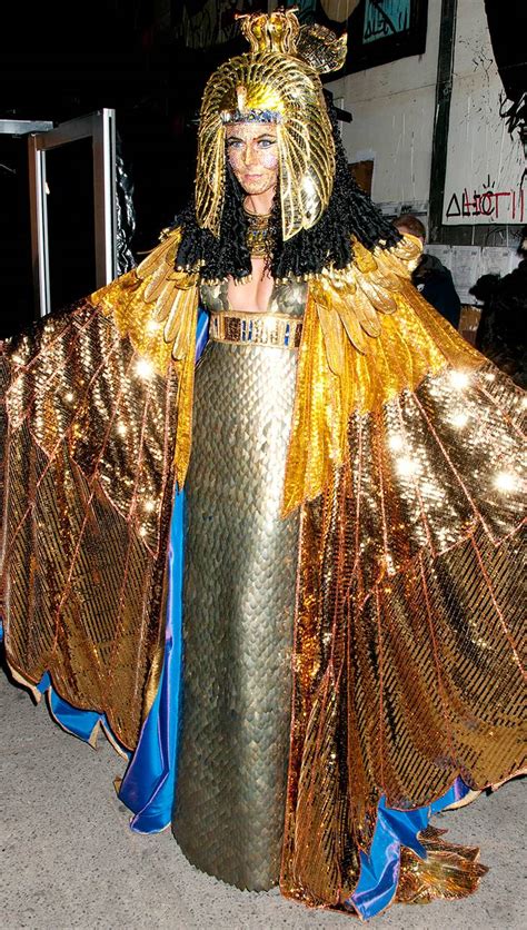 The 17 Best Celebrity Halloween Costumes Of All Time Who What Wear Uk