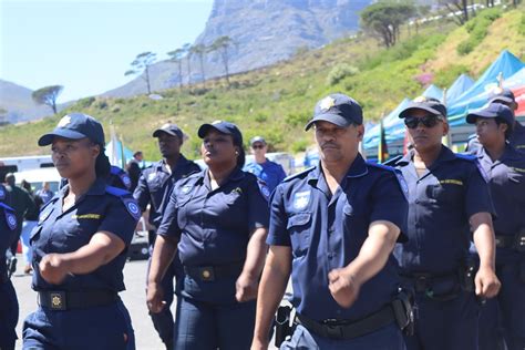Thousands Of Officers To Guard Tourism Attractions In Cape Town During The Festive Season News24