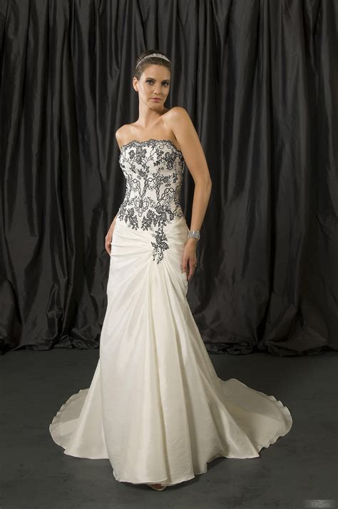 Https://tommynaija.com/wedding/applique Wedding Dress Definition