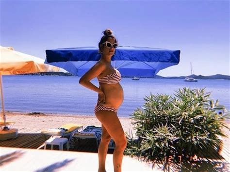 5 aylık hamile Hazal Kaya dan bikinili paylaşım Tanıştırayım