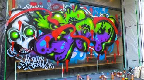Graffiti Artist Espyone At Badass Gallery Youtube