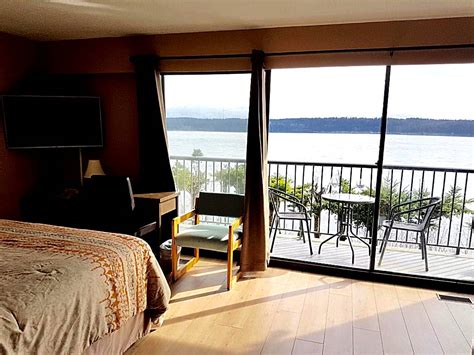 19 Hotel Rooms With Balcony Or Private Terrace In Vancouver Island