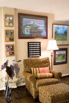Looking for golf signs for your home decor project(s)? Golf-Themed Room Décor Ideas | LoveToKnow
