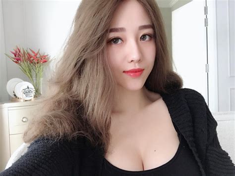 Da Trắng Mặt Xinh Hot Girl Việt Cứ Tung ảnh Sexy Là Cộng đồng Mạng Dậy Sóng