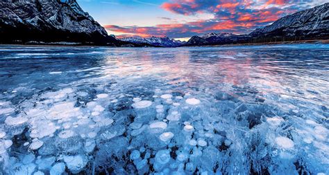 The Worlds Most Beautiful Frozen Lakes Plus More Incredible Stuff You