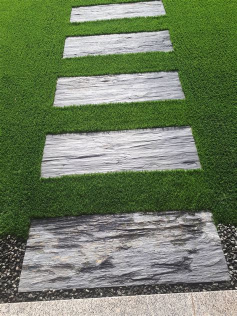 Boasting our hd2+ technology, this slab benefits from a factory seal for added stain resistance, vibrant color and a reduced absorption rate. Black Shale - Pavers