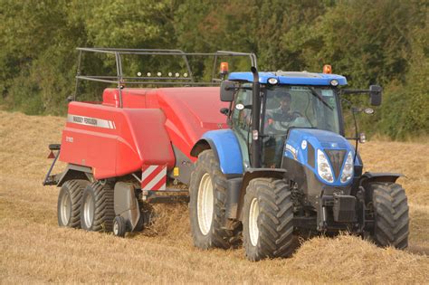 How much does baling straw cost this year? - Agriland.ie
