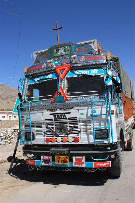 Minta maaf di surat kabar. Mobil Truk India - BLOG OTOMOTIF KEREN