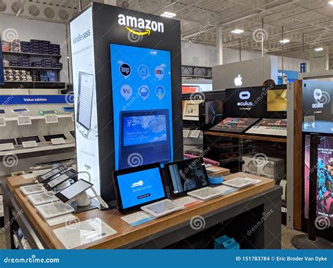 Amazon Kindles Echo Show And Tablets On Display In Honolulu Best Buy