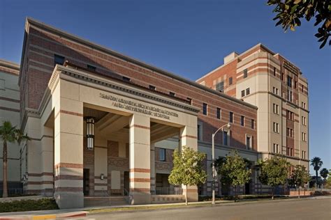 Ucla Medical Center Santa Monica Receives Highest Honor For Nursing