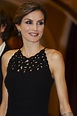 La Reina Letizia deslumbra con su look en los premios Princesa de Asturias