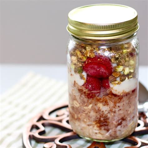 41 g.) 1 teaspoon maple syrup 1 cup unsweetened soy milk 5 pecans, chopped (or almonds). Chocolate Strawberry High Protein Overnight Oats Recipe | Recipe | Strawberry overnight oats ...