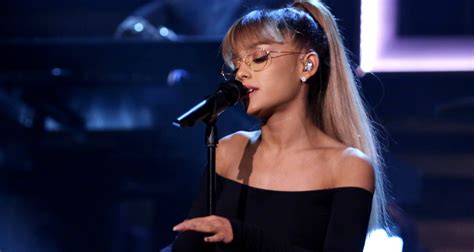 Ariana Grande Performs ‘jasons Song Gave It Away On ‘the Tonight