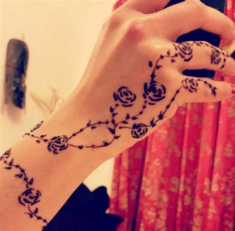 Rose Henna Henna Tattoo Hand Henna Flower Designs Henna Tattoo Designs