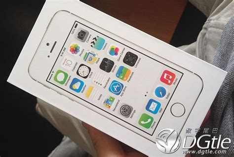 First Iphone 5s And 5c Unboxing Video And Images