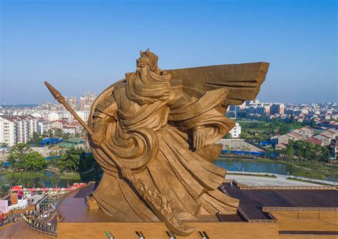 China Unveils Giant 1450 Ton God Of War Statue Geekologie