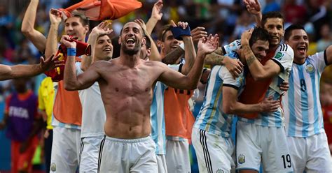 Argentina S World Cup Journey Through Shirtless Instagrams Cbs New York