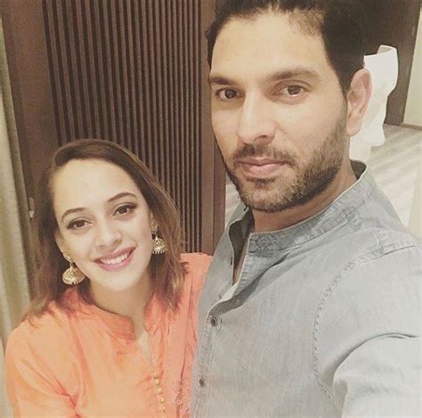 Yuvraj Singh With His Beautiful Wife Hazel Keech Ift Tt