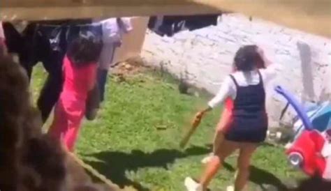 Mujer Es Captada Golpeando Brutalmente A Sus Hijas Dif Las Rescata Video