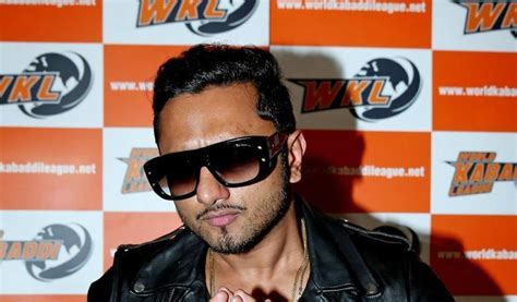 Honey Singh Is Back With A Party Number For Sonu Ke Titu Ki Sweety Watch Teaser Bollywood