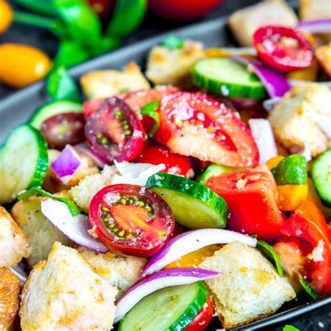 This Easy Panzanella Salad Is A Traditional Italian Bread Salad That Is